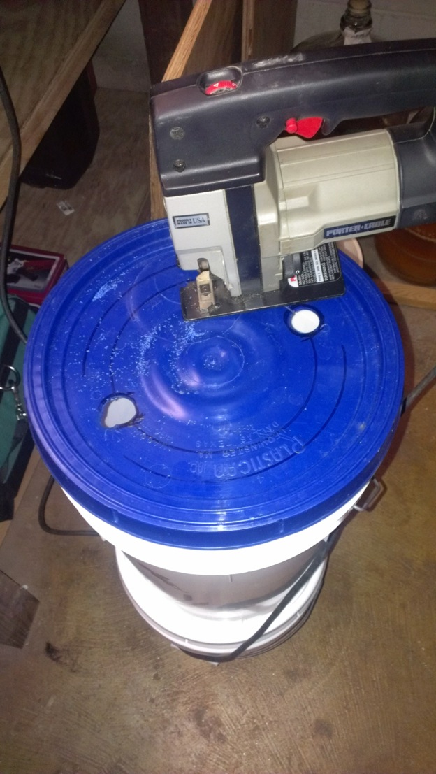 bucket lid modification